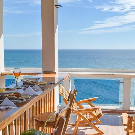 Lodge Montegezirim Beach House