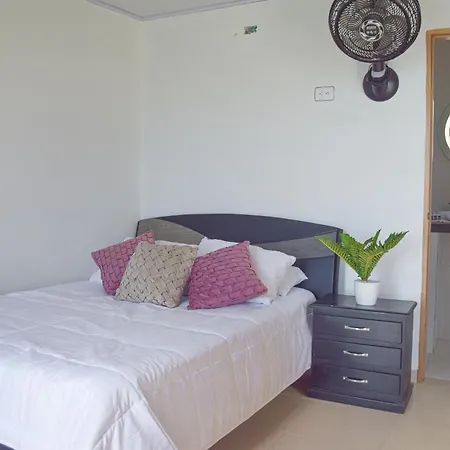 Montegezirim Beach House *